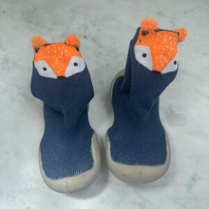 1 prs toddler sock shoes EUC